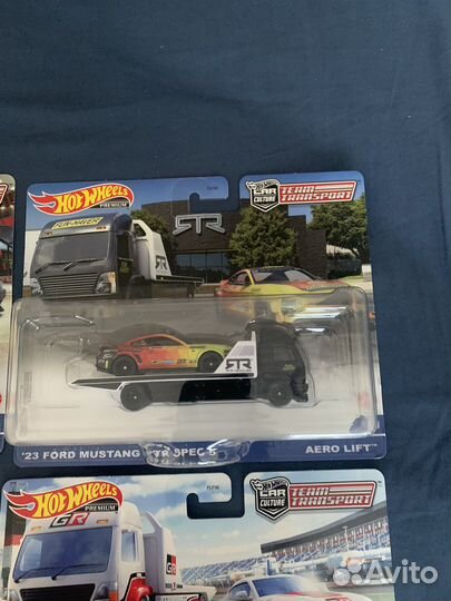 Hot Wheels Premium Team Transport