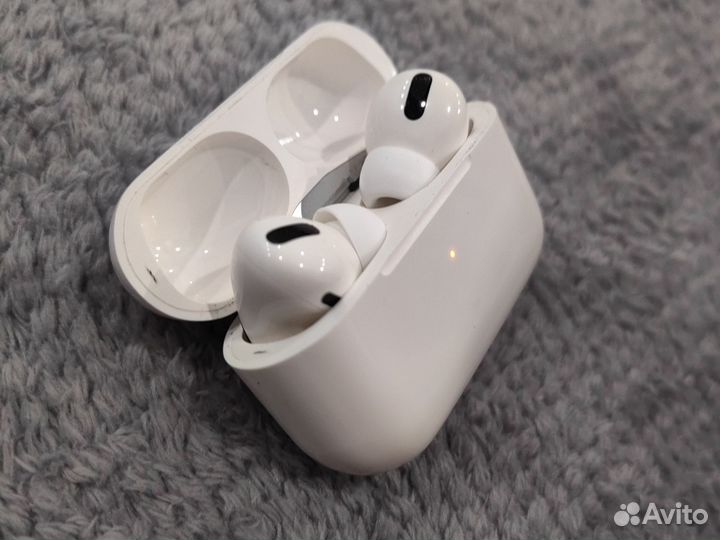Беспроводные наушники airpods