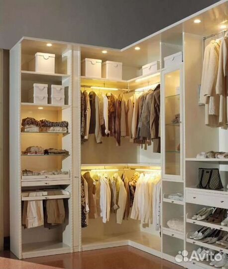 На мебельное производство. Распиловщик