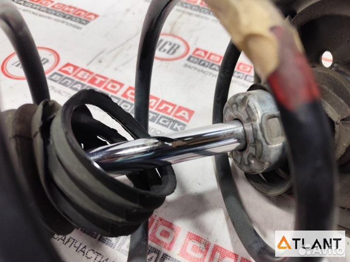 Стойка передняя левая toyota corolla fielder