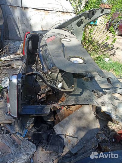 Задняя часть кузова Рено Логан 1