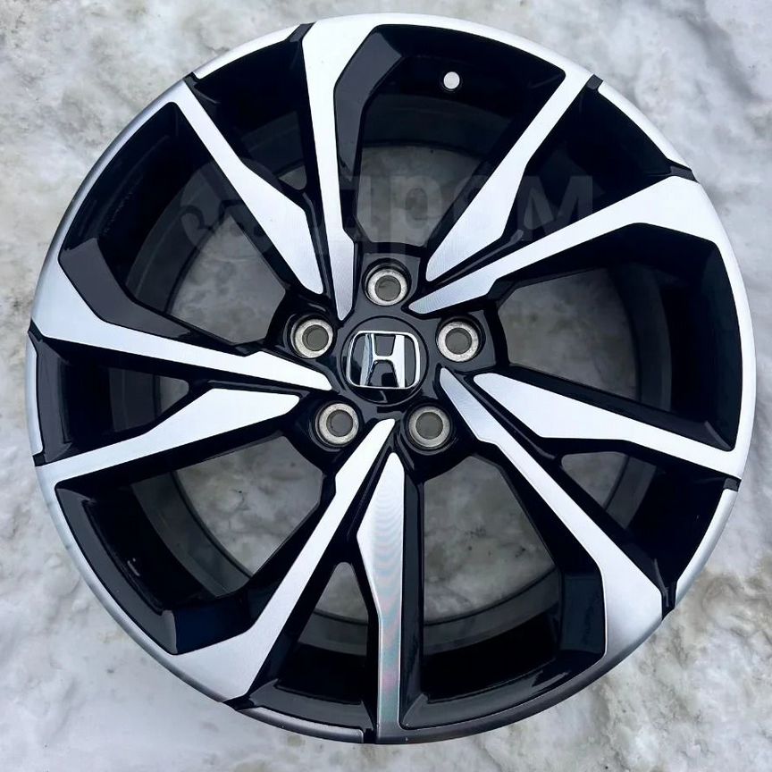 Литые диски Powcan 8×R18 5×114.3
