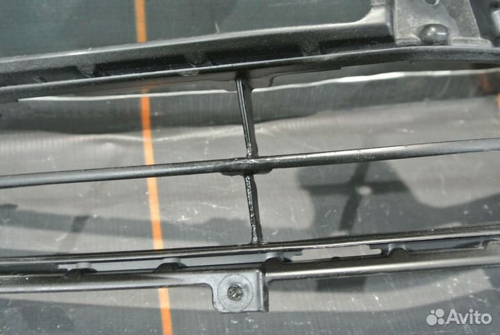 Накладка фары птф левой-Toyota Land Cruiser 200