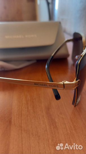 Солнцезащитные очки женские