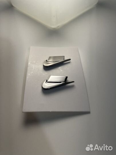 Значки Nike