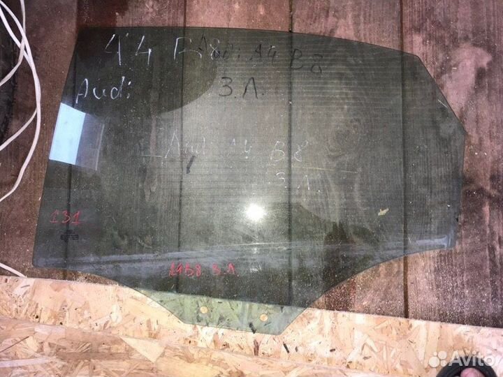 Стекло двери заднее левое Audi А4 B8
