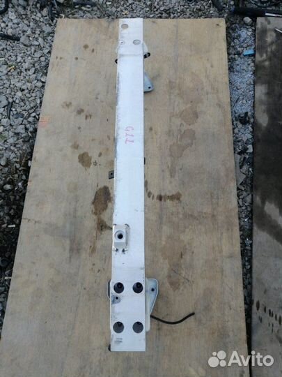 Усилитель бампера передний Nissan Bluebird Sylphy