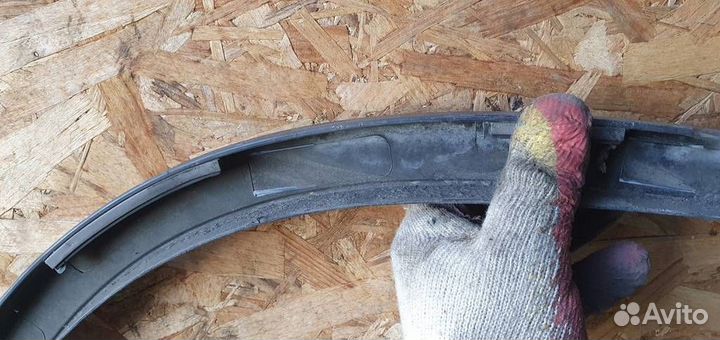 Накладка заднего крыла правого Volkswagen Tiguan