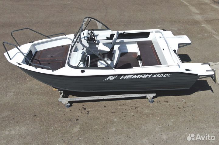 Моторная лодка Неман 450 DC New с оборудованием