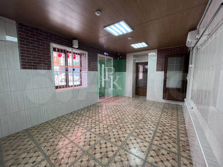 Торговое помещение 40м2 на Хрюкина