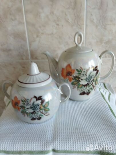 Сахарницы, чайники заварочные, молочники