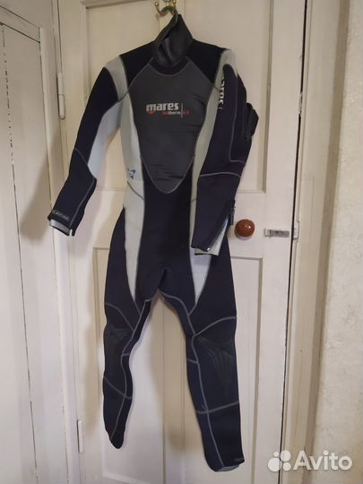 Гидрокостюмы