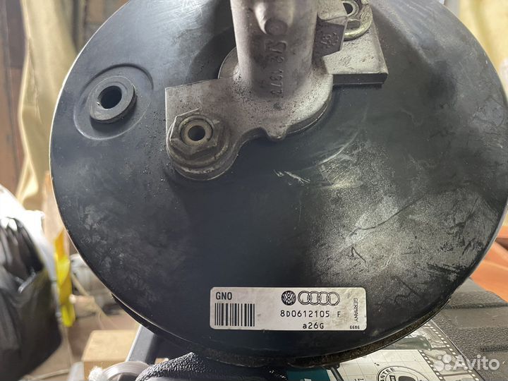 Вакуумный усилитель тормозов Audi