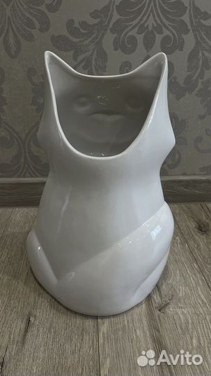 Ваза красный куб кот