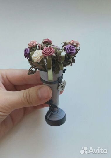 Ваза с цветами хэндмейд карвинг подарок миниатюра