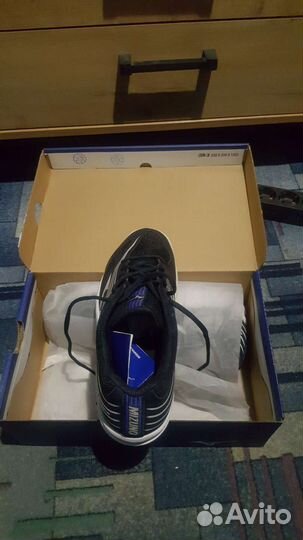 Кроссовки мужские 42 размер оригинал новые