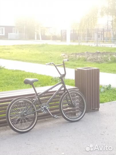 Трюковой велосипед BMX