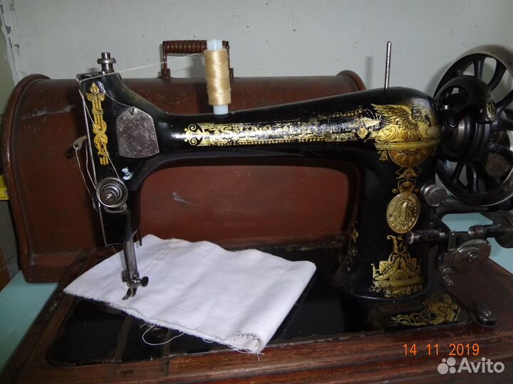Швейная машина 