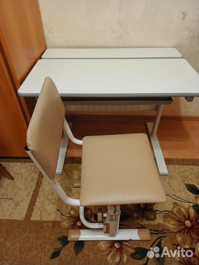 Растущая парта и стул бу