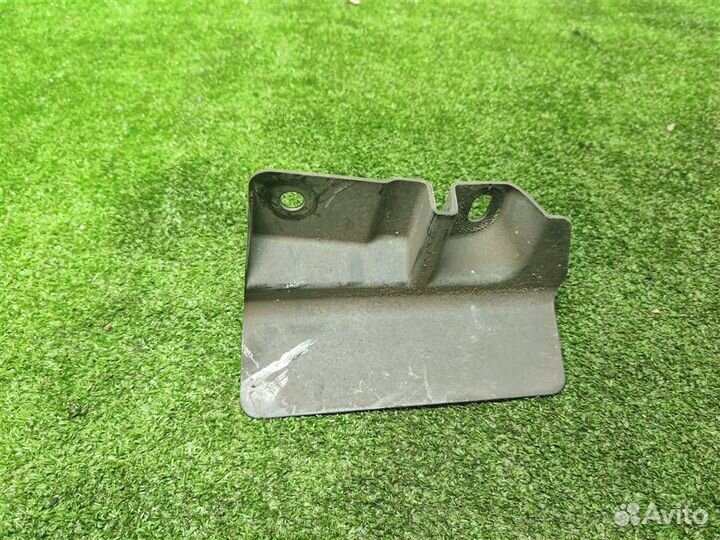 Брызговик задний левый Ford Kuga 2008-2012