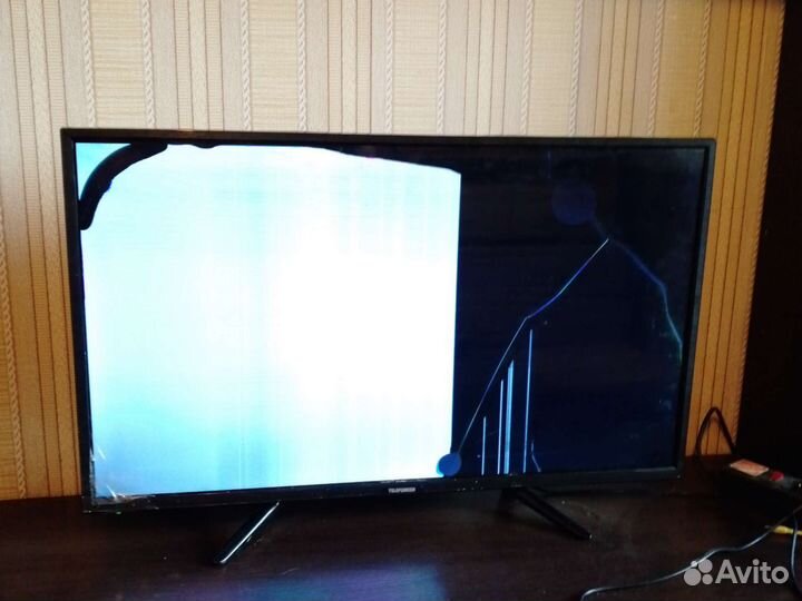Телевизоры 32и 50 ЖК на запчасти