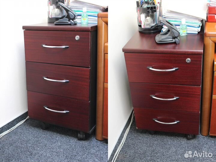 Тумбочка шпон красного дерева 