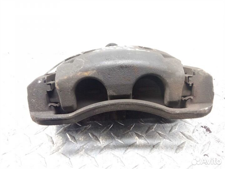 Суппорт передний левый Nissan Titan 1 A60