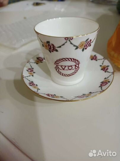 Чашка с блюдцем Avon