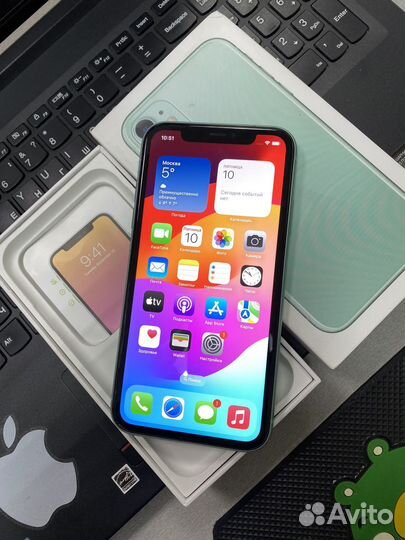 iPhone 11, 64 ГБ