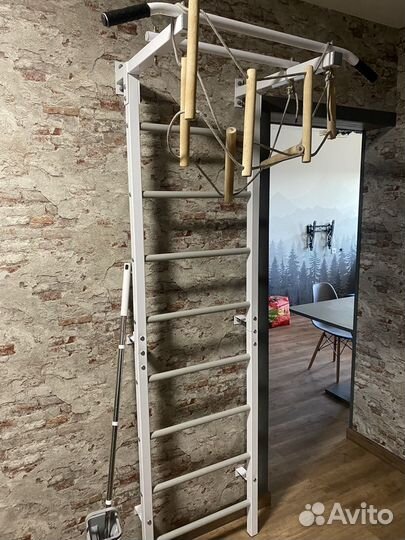 Шведская стенка с турником