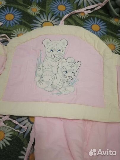 Бортики и в кроватку + постельное