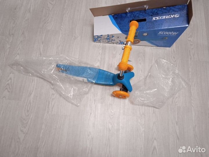 Самокат детский 3х колесный