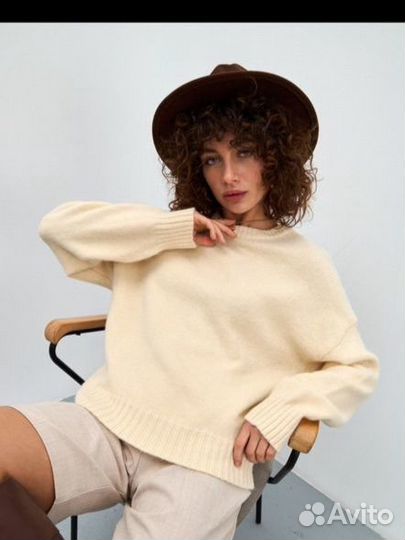 Свитер женский