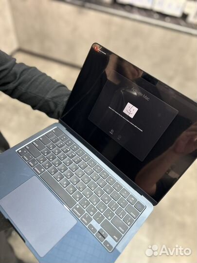 Mac book air 13 8/256Gb blue m2 б/у