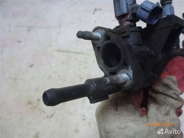 Топливная рампа Hyundai Sonata EF G4JP 2004