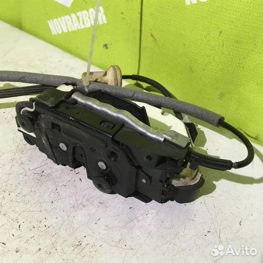 Замок двери передней правой Фольксваген Гольф 6