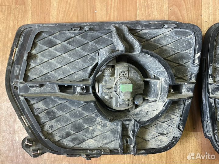 Противотуманка правая с решеткой BMW X6 E71 /08-12