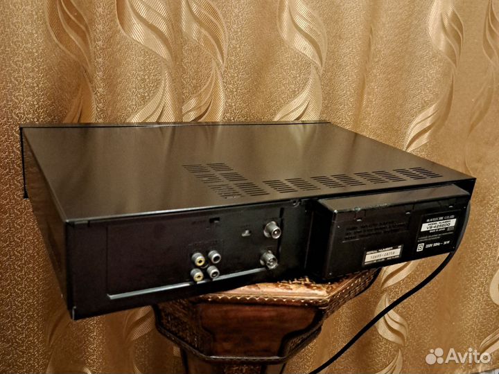 Видеомагнитофон Akai VS-425 EDG