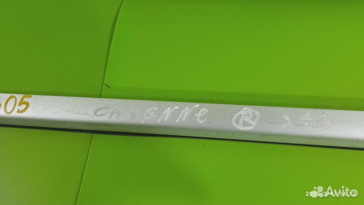 Молдинг стекла заднего правого Porsche Cayenne 955