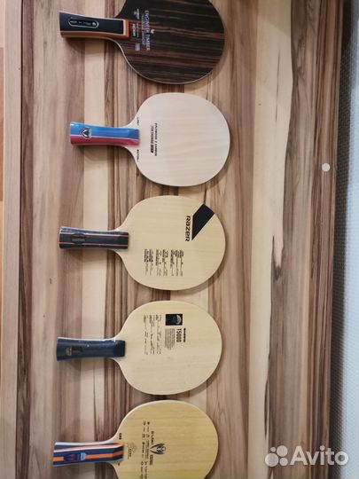 Теннисная ракетка