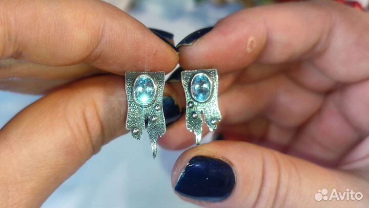 Оригинальные серьги с топазами блюскай 925 новые