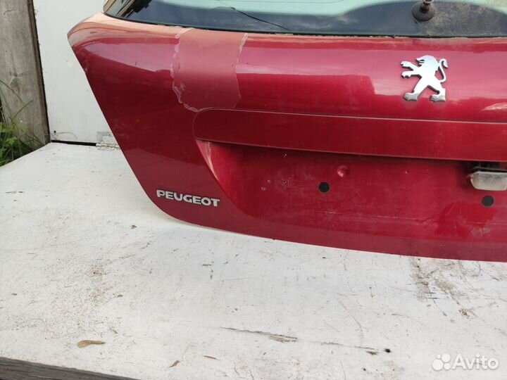 Задняя дверь багажника Peugeot 207