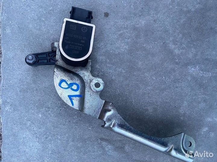 Датчик положения кузова w204