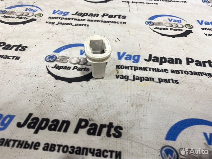 Крепление сиденья Audi A5 T8 cala 2008