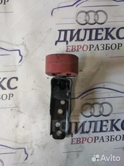 Кронштейн глушителя VW Passat (B6) 2005-2010