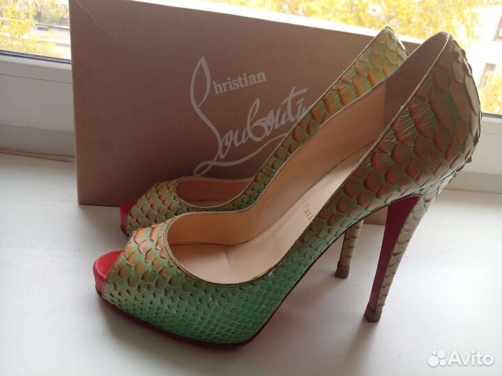 Туфли женские Christian Louboutin