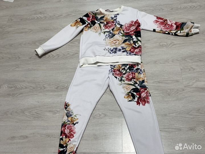 Спортивный костюм женский