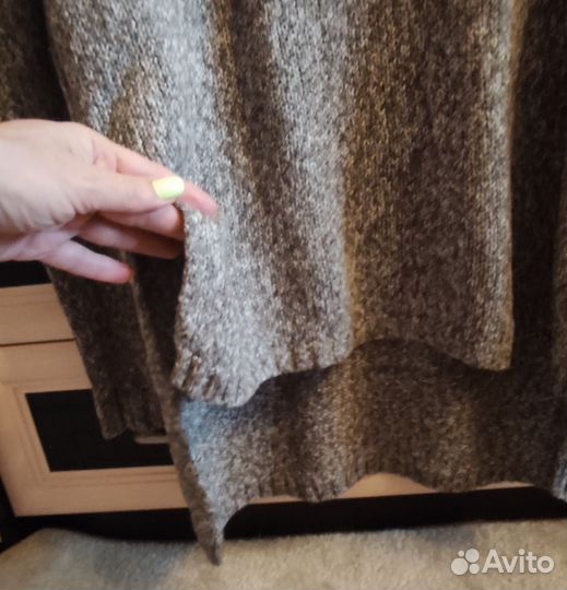 Кофта. Свитер. Вырез на спине. 46-50