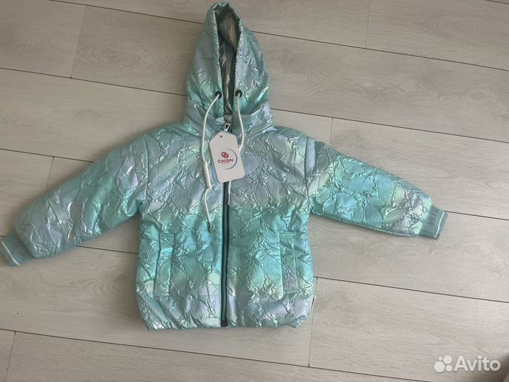 Куртка новая р.104-110