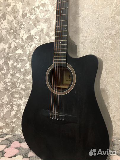 Акустическая гитара